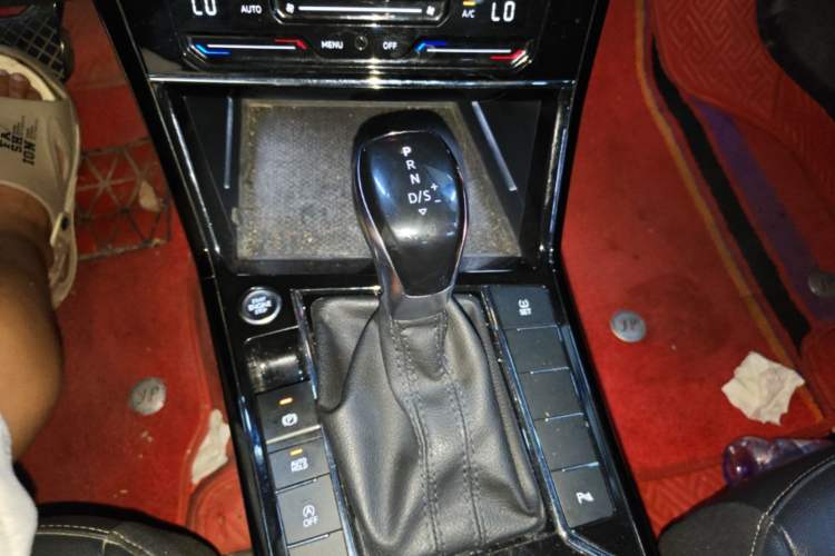 Used Volkswagen Passat 2021 330TSI Elite Edition Gear Lever