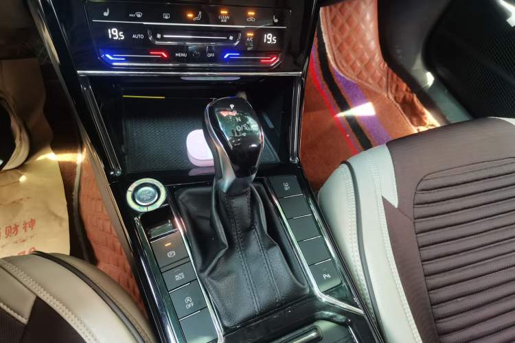 Used Volkswagen Passat 2021 280TSI Elite Edition Gear Lever