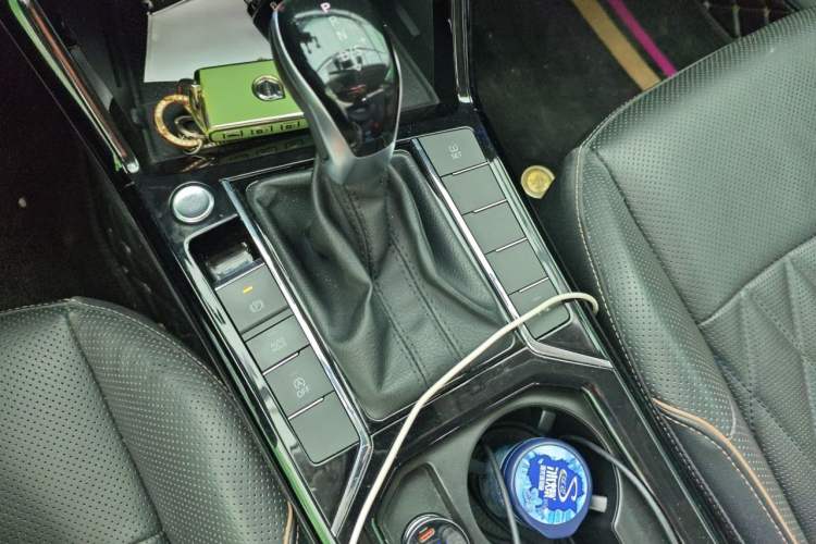 Used Volkswagen Passat 2021 330TSI Luxury Edition Gear Lever