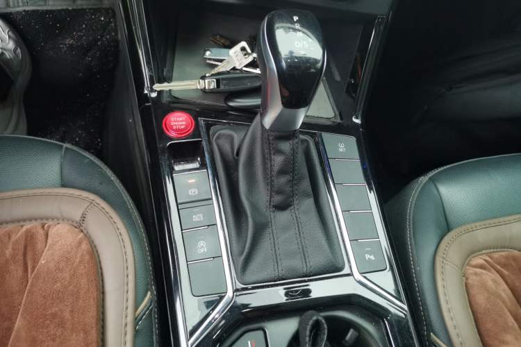 Used Volkswagen Passat 2021 330TSI Elite Edition Gear Lever