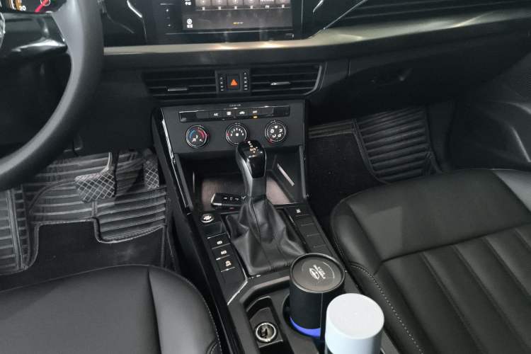 Used Volkswagen Passat 2021 280TSI Business Edition Gear Lever