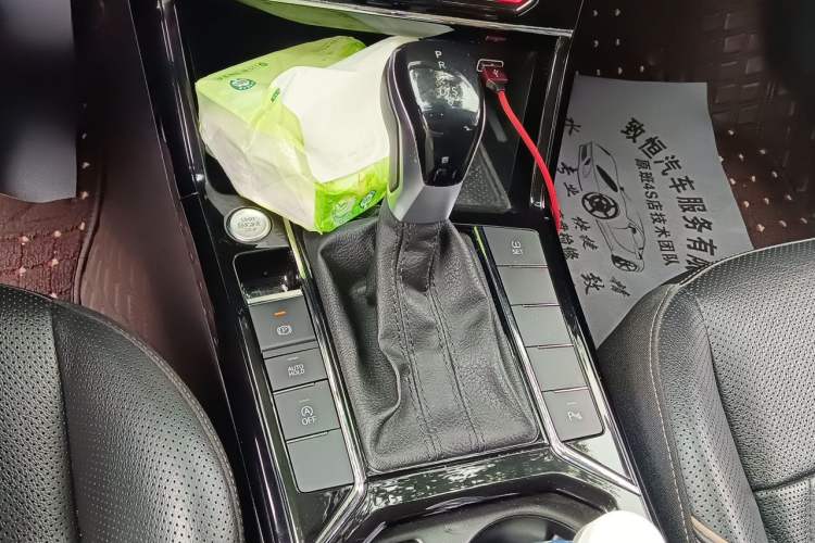 Used Volkswagen Passat 2021 330TSI Luxury Edition Gear Lever