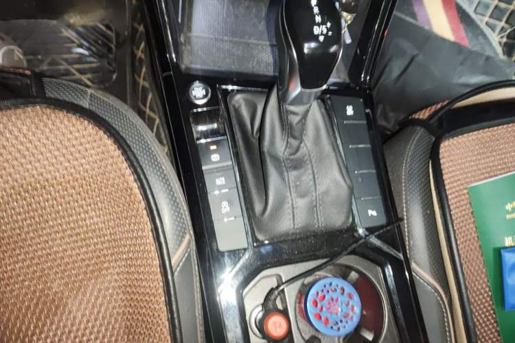 Used Volkswagen Passat 2021 330TSI Luxury Edition Gear Lever