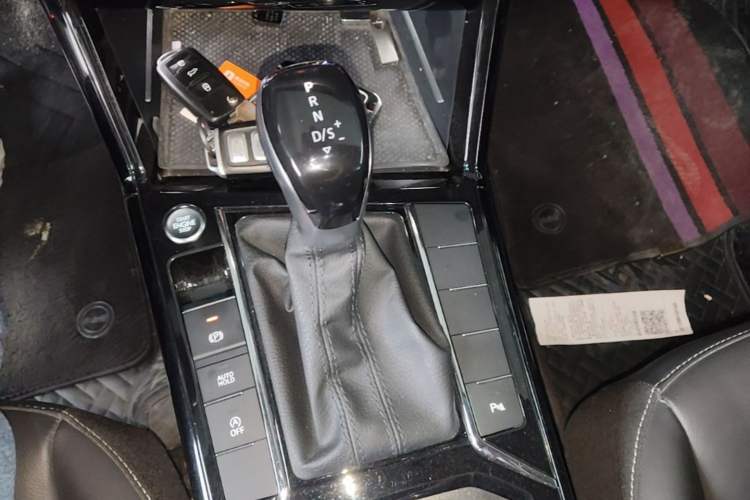 Used Volkswagen Passat 2021 330TSI Elite Edition Gear Lever