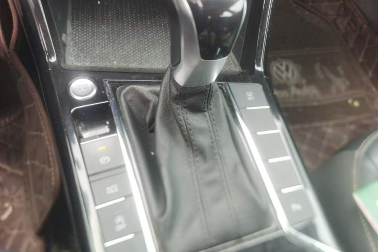 Used Volkswagen Passat 2021 330TSI Elite Edition Gear Lever