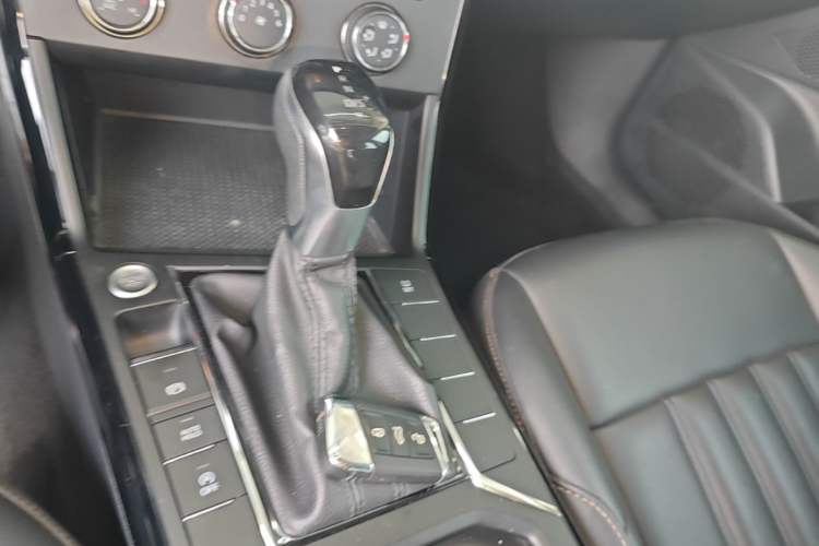 Used Volkswagen Passat 2021 280TSI Business Edition Gear Lever