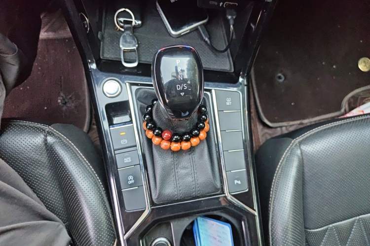 Used Volkswagen Passat 2021 330TSI Luxury Edition Gear Lever