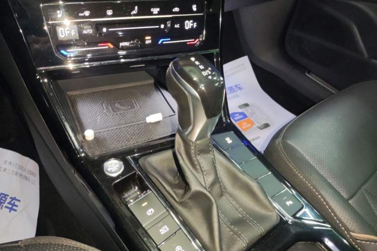 Used Volkswagen Passat 2021 330TSI Luxury Edition Gear Lever