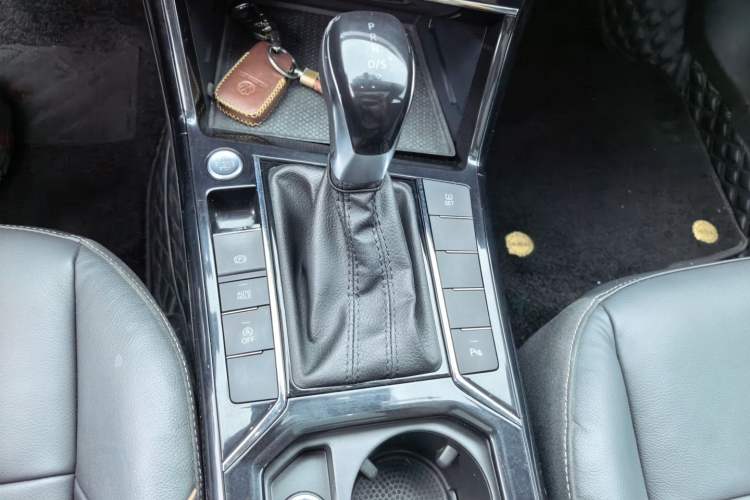 Used Volkswagen Passat 2021 330TSI Elite Edition Gear Lever