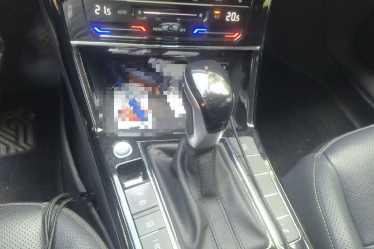 Used Volkswagen Passat 2021 330TSI Luxury Edition Gear Lever