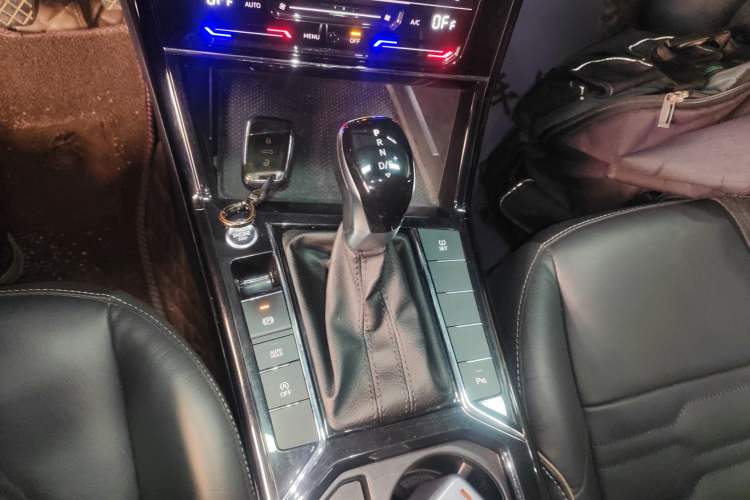Used Volkswagen Passat 2021 280TSI Elite Edition Gear Lever