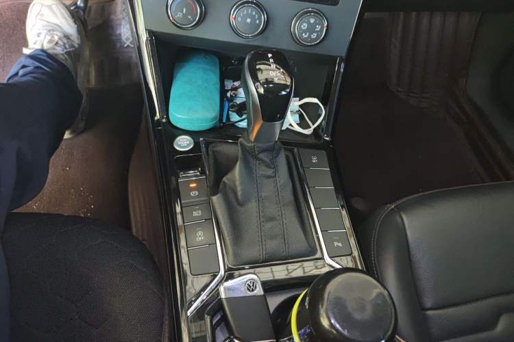 Used Volkswagen Passat 2021 330TSI Elite Edition Gear Lever