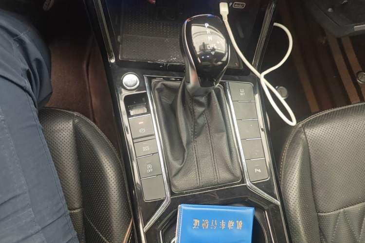 Used Volkswagen Passat 2021 330TSI Luxury Edition Gear Lever