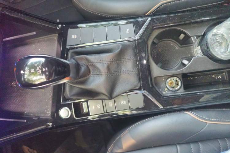 Used Volkswagen Passat 2021 330TSI Elite Edition Gear Lever