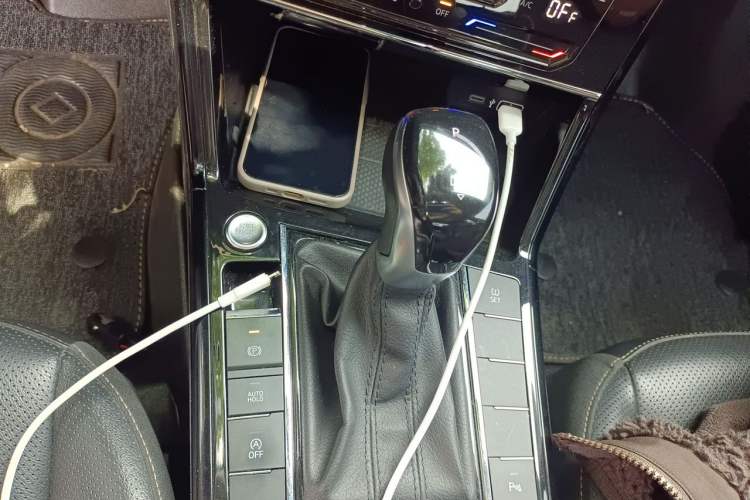Used Volkswagen Passat 2021 330TSI Luxury Edition Gear Lever