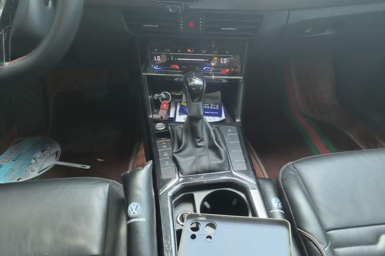Used Volkswagen Passat 2021 330TSI Elite Edition Gear Lever