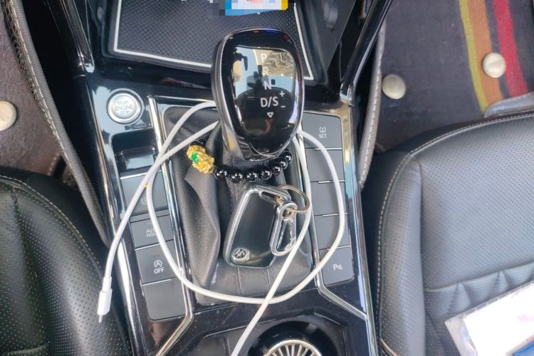 Used Volkswagen Passat 2021 330TSI Luxury Edition Gear Lever