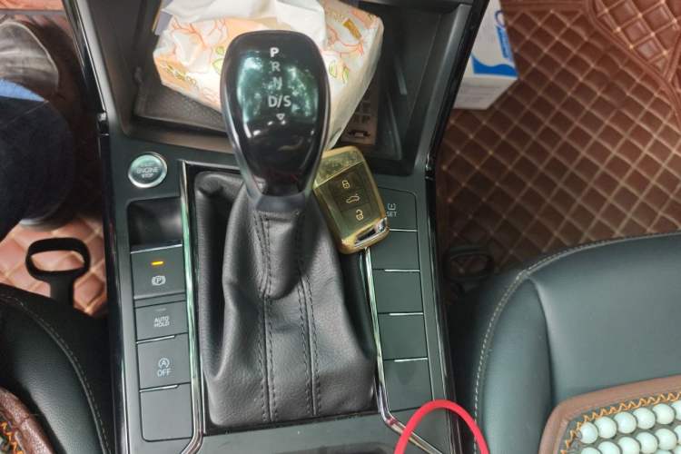 Used Volkswagen Passat 2021 280TSI Business Edition Gear Lever
