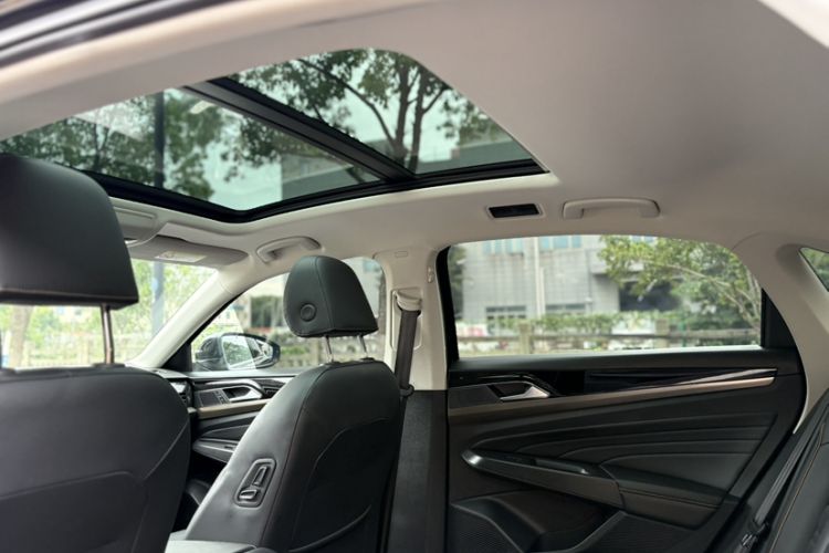 Used Volkswagen Passat 2021 330TSI Elite Edition Headliner