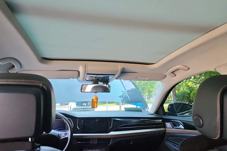 Used Volkswagen Passat 2021 330TSI Luxury Edition Headliner