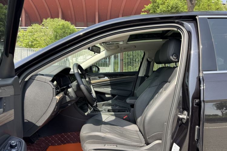 Used Volkswagen Passat 2021 380TSI Luxury Edition Interior 1