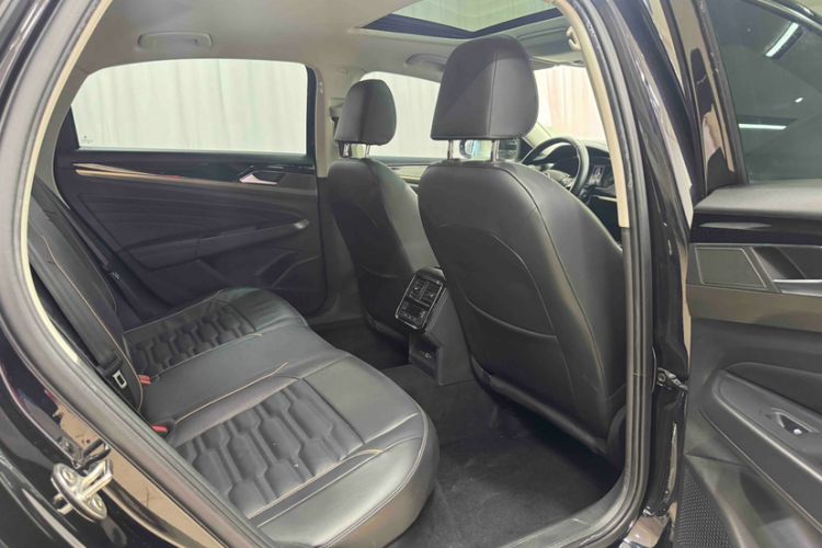 Used Volkswagen Passat 2021 280TSI Elite Edition Interior 13