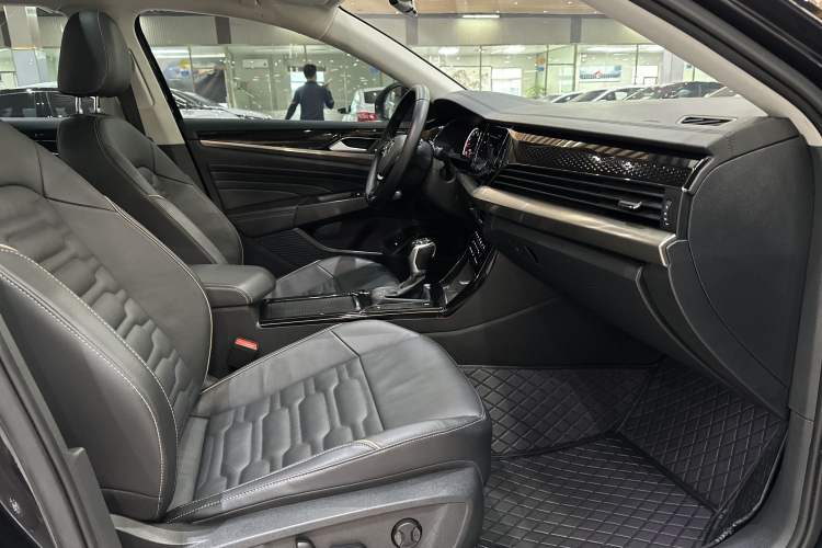 Used Volkswagen Passat 2021 280TSI Elite Edition Interior 3