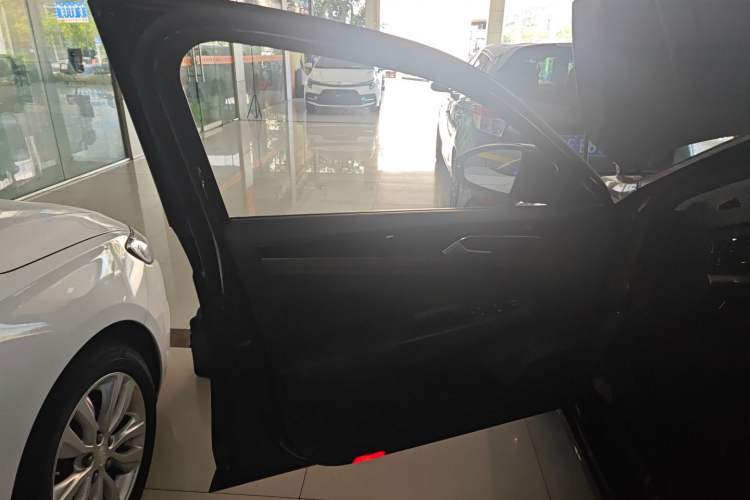 Used Volkswagen Passat 2021 330TSI Elite Edition Interior 4