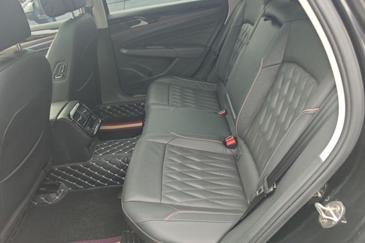 Used Volkswagen Passat 2021 330TSI Luxury Edition Interior 4