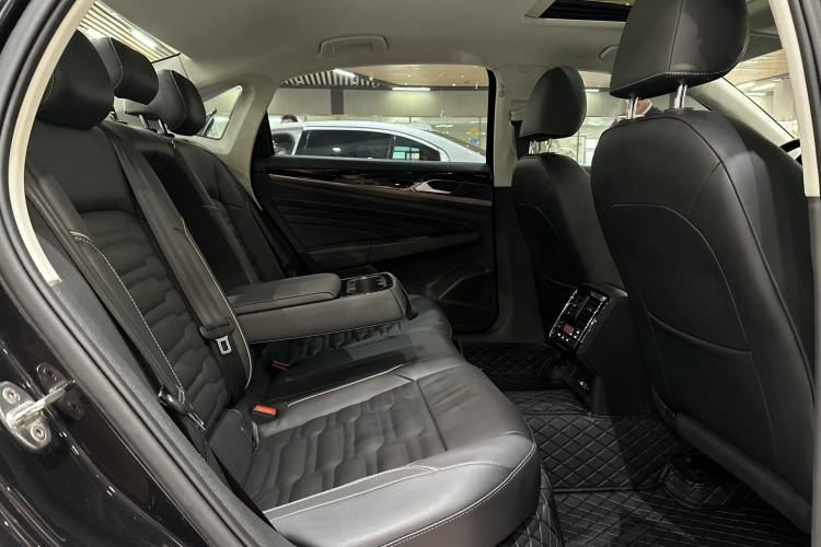 Used Volkswagen Passat 2021 280TSI Elite Edition Interior 4