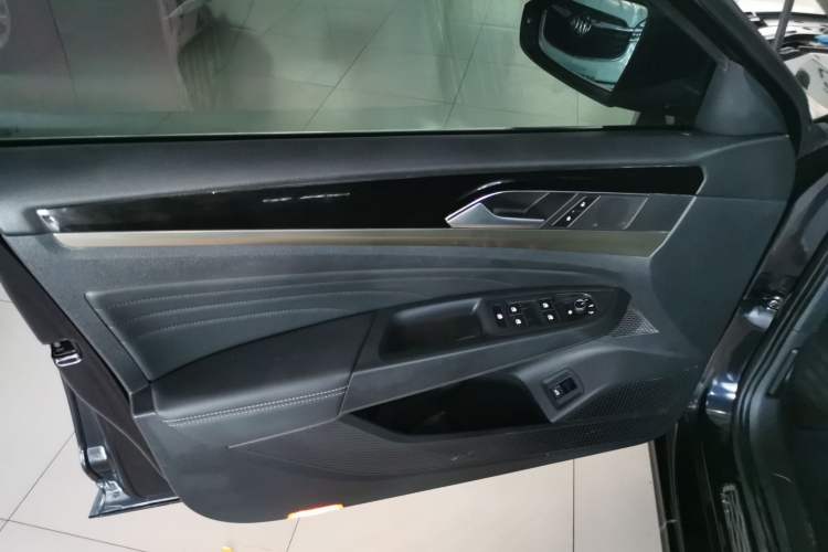Used Volkswagen Passat 2021 330TSI Elite Edition Interior 7