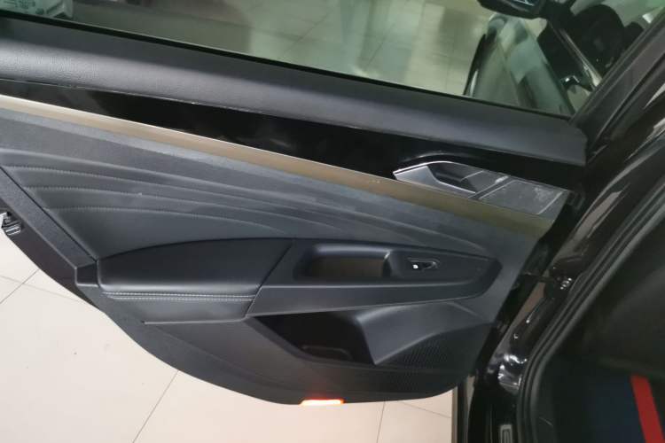 Used Volkswagen Passat 2021 330TSI Elite Edition Interior 8