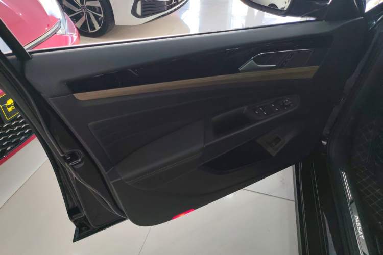 Used Volkswagen Passat 2021 330TSI Luxury Edition Left Front Door Interior