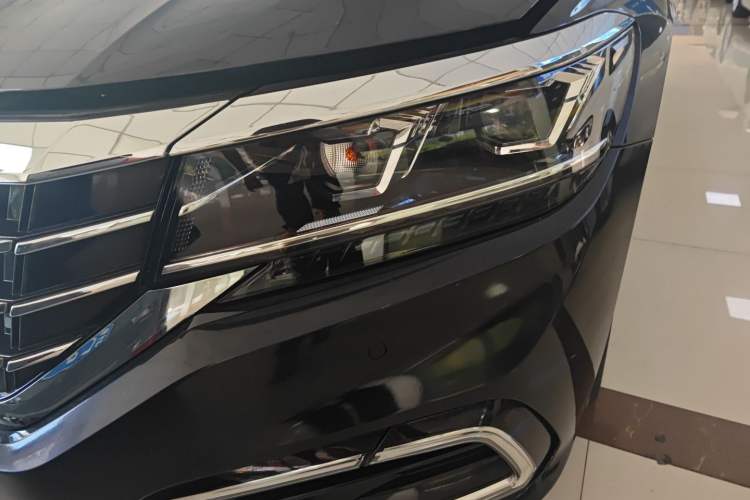 Used Volkswagen Passat 2021 330TSI Elite Edition Left Front Headlight