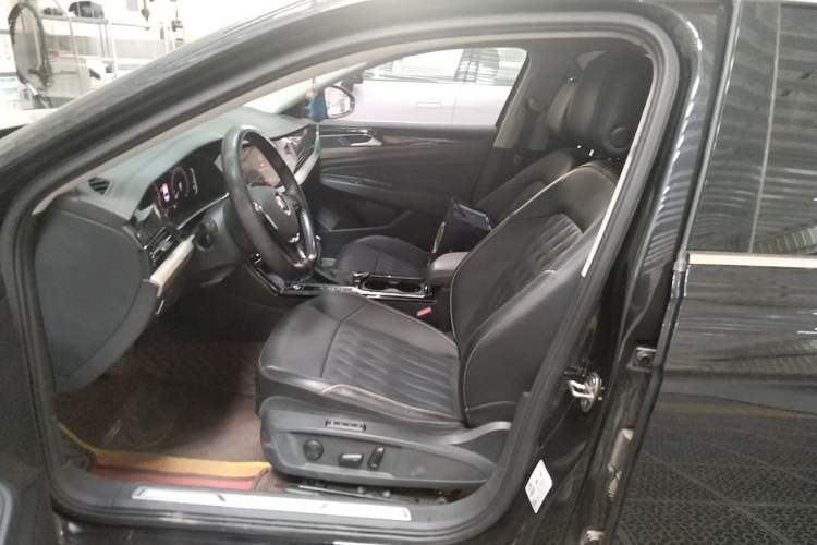 Used Volkswagen Passat 2021 330TSI Luxury Edition Left Front Seat