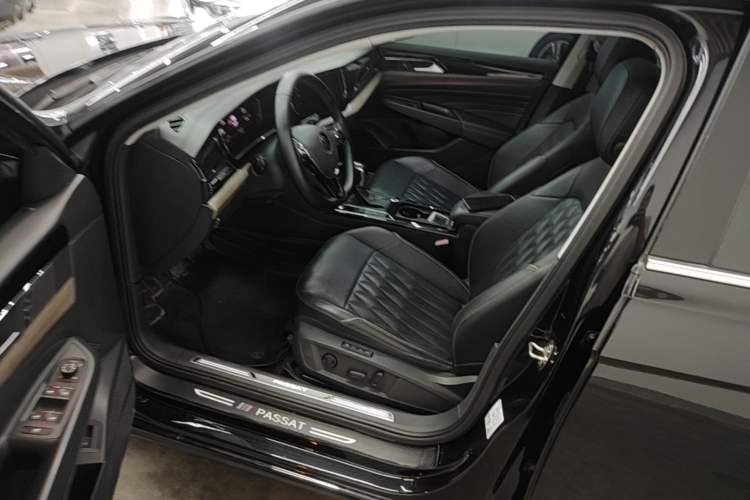 Used Volkswagen Passat 2021 330TSI Luxury Edition Left Front Seat
