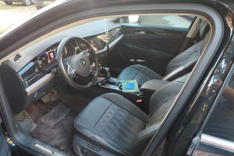 Used Volkswagen Passat 2021 330TSI Luxury Edition Left Front Seat