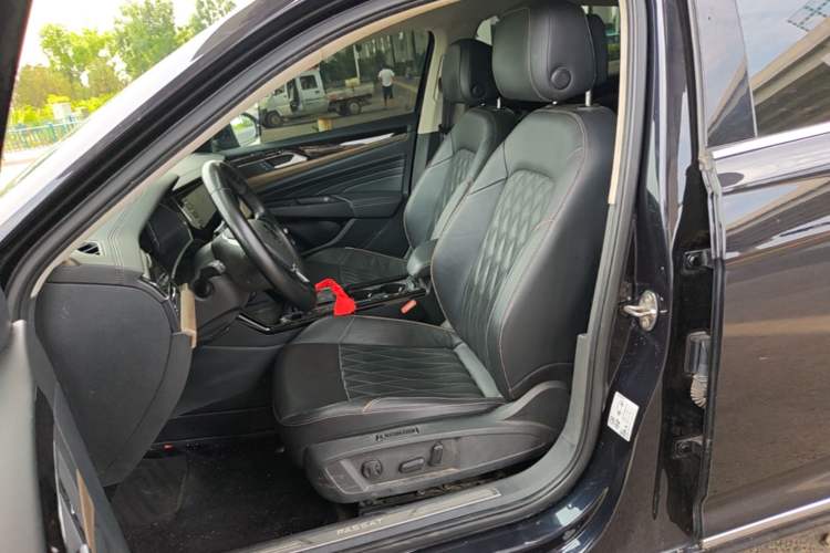 Used Volkswagen Passat 2021 330TSI Luxury Edition Left Front Seat