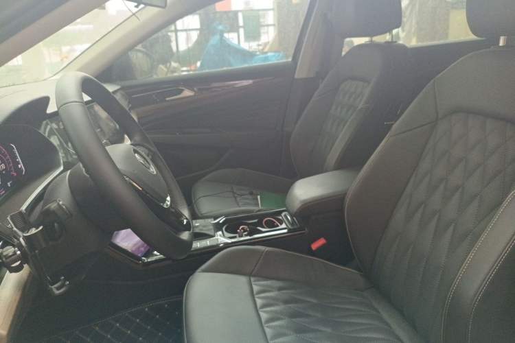 Used Volkswagen Passat 2021 330TSI Luxury Edition Left Front Seat