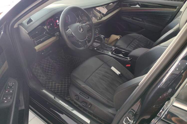 Used Volkswagen Passat 2021 330TSI Luxury Edition Left Front Seat