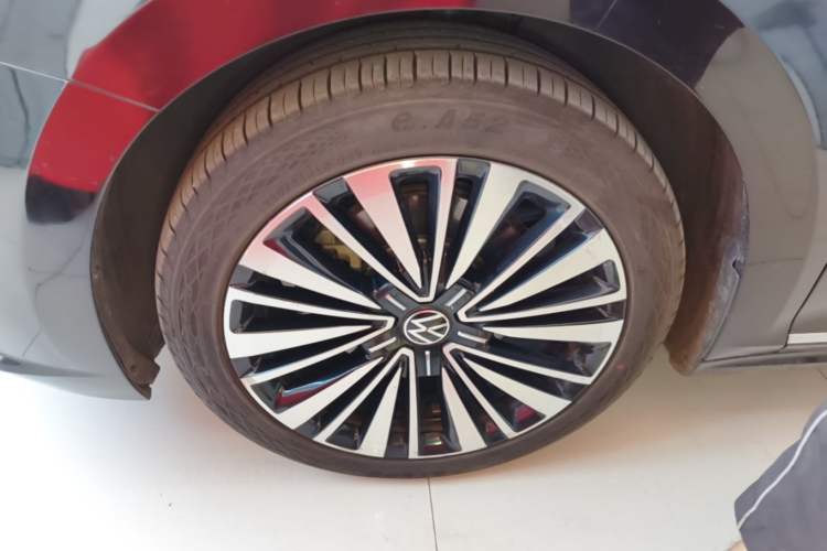 Used Volkswagen Passat 2021 380TSI Luxury Edition Left Front Wheel Hub