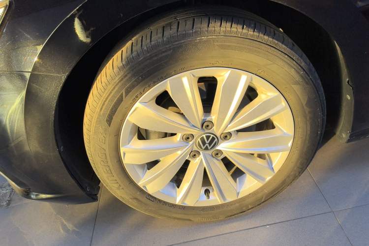Used Volkswagen Passat 2021 330TSI Elite Edition Left Front Wheel Hub