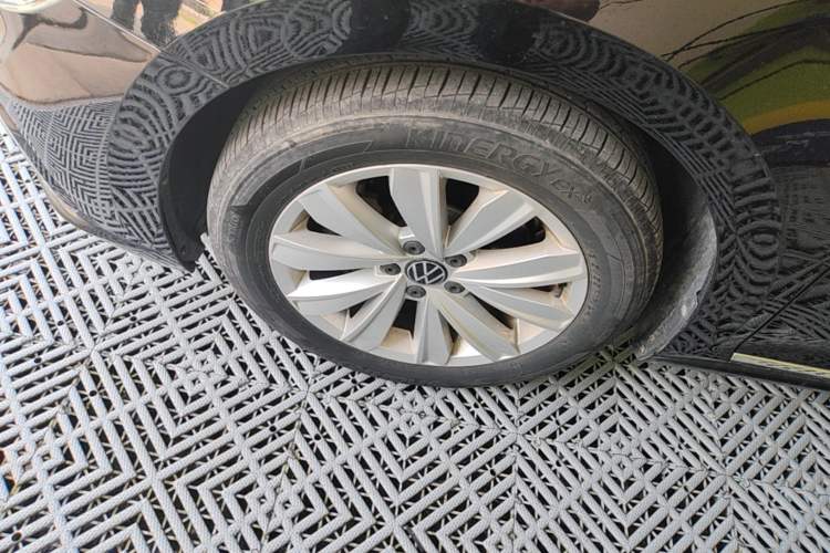 Used Volkswagen Passat 2021 330TSI Elite Edition Left Front Wheel Hub