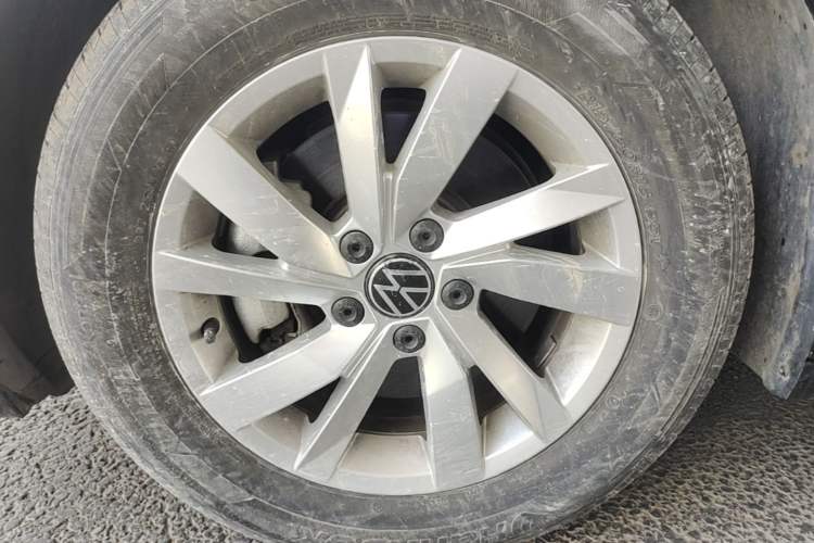 Used Volkswagen Passat 2021 280TSI Business Edition Left Front Wheel Hub