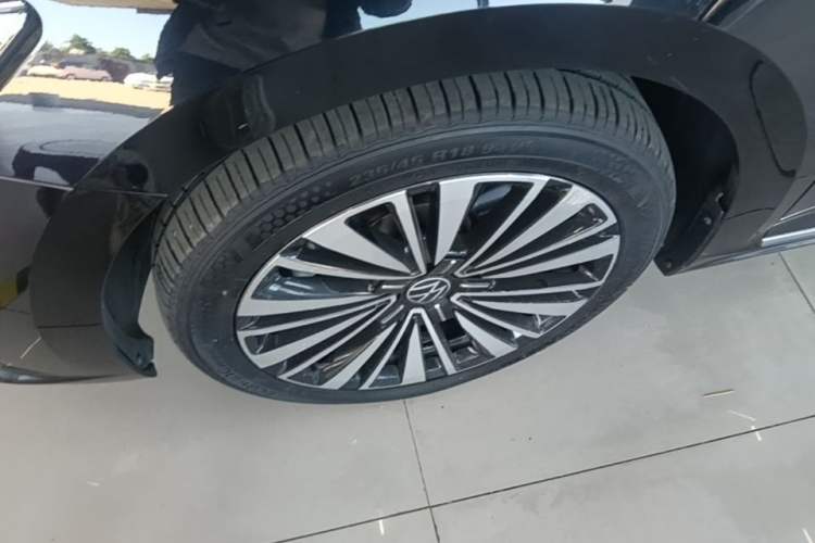 Used Volkswagen Passat 2021 330TSI Luxury Edition Left Front Wheel Hub