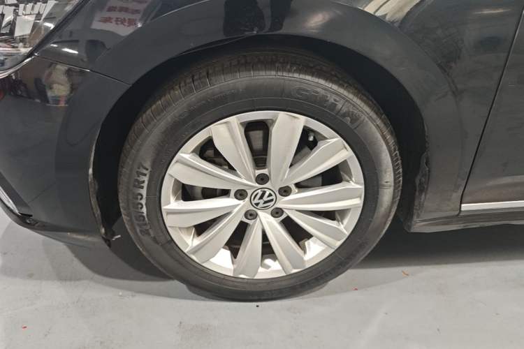 Used Volkswagen Passat 2021 330TSI Elite Edition Left Front Wheel Hub