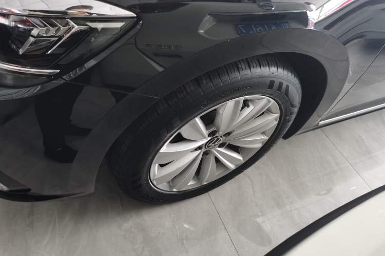 Used Volkswagen Passat 2021 330TSI Elite Edition Left Front Wheel Hub
