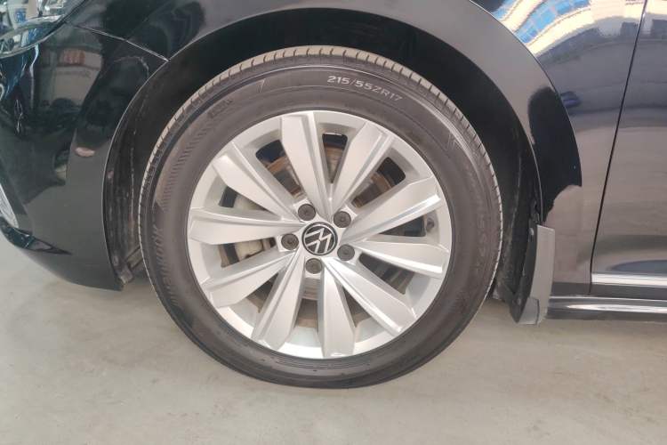 Used Volkswagen Passat 2021 280TSI Elite Edition Left Front Wheel Hub