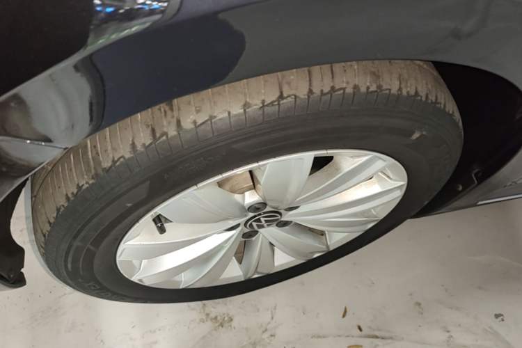 Used Volkswagen Passat 2021 330TSI Elite Edition Left Front Wheel Hub