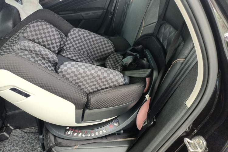 Used Volkswagen Passat 2021 330TSI Luxury Edition Left Rear Seat